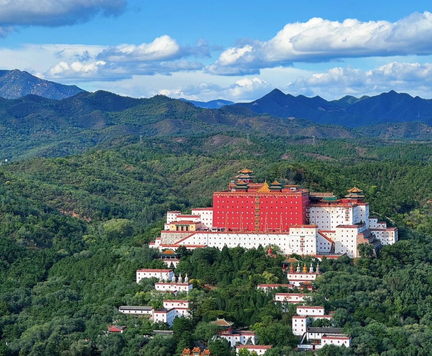 Beijing: Chengde Private Trip with High-speed Rail & Guide