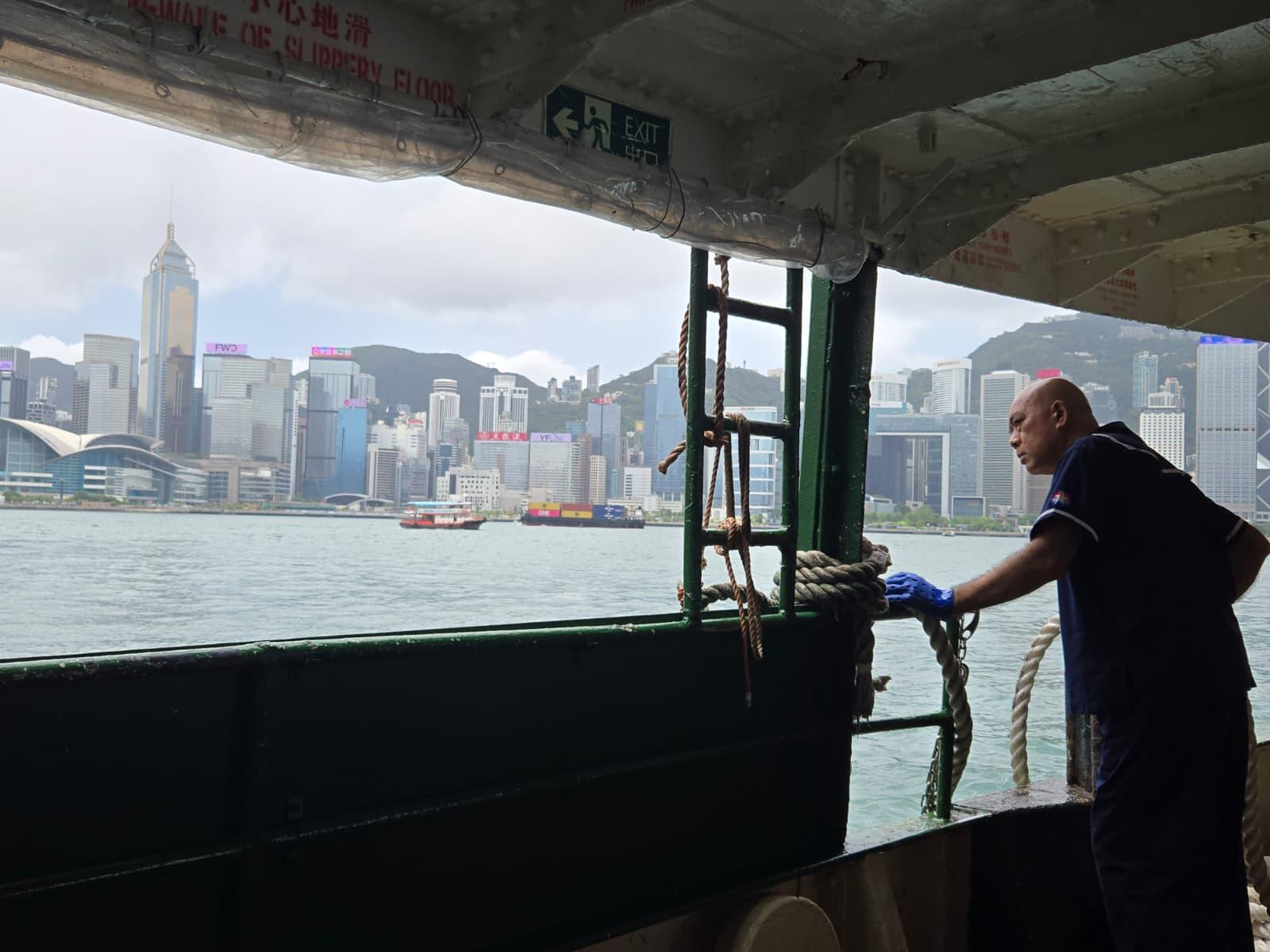HK: sail on Star ferry to million-dollars view Central Tour — guided tour in Hongkong