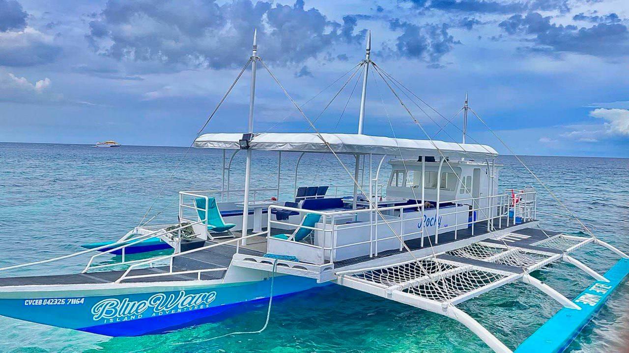 Cebu: Gilutungan and Nalusuan Island Hopping Tour with Lunch 3