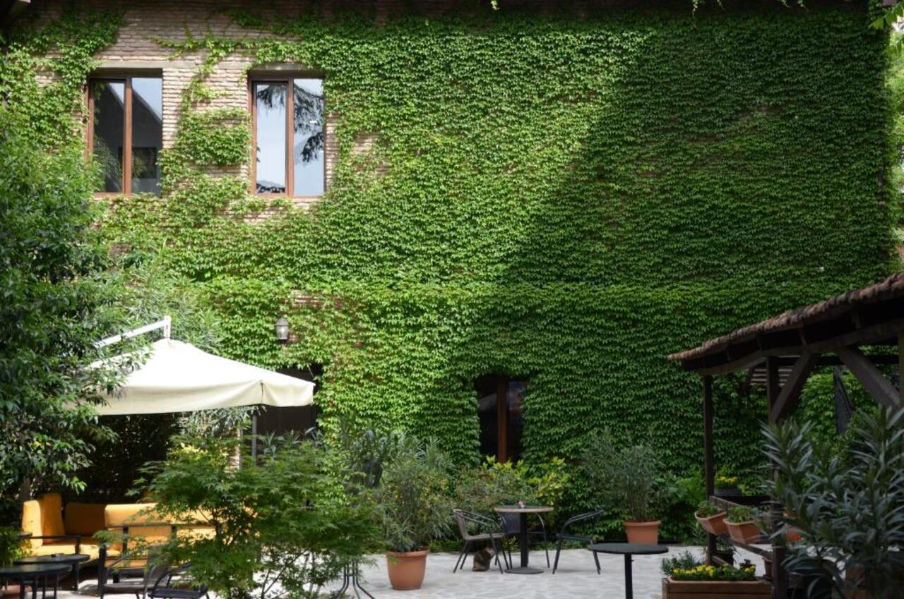 Tbilisi: Kazbegi Tour with 4-Star Hotel Stay & Meals 3