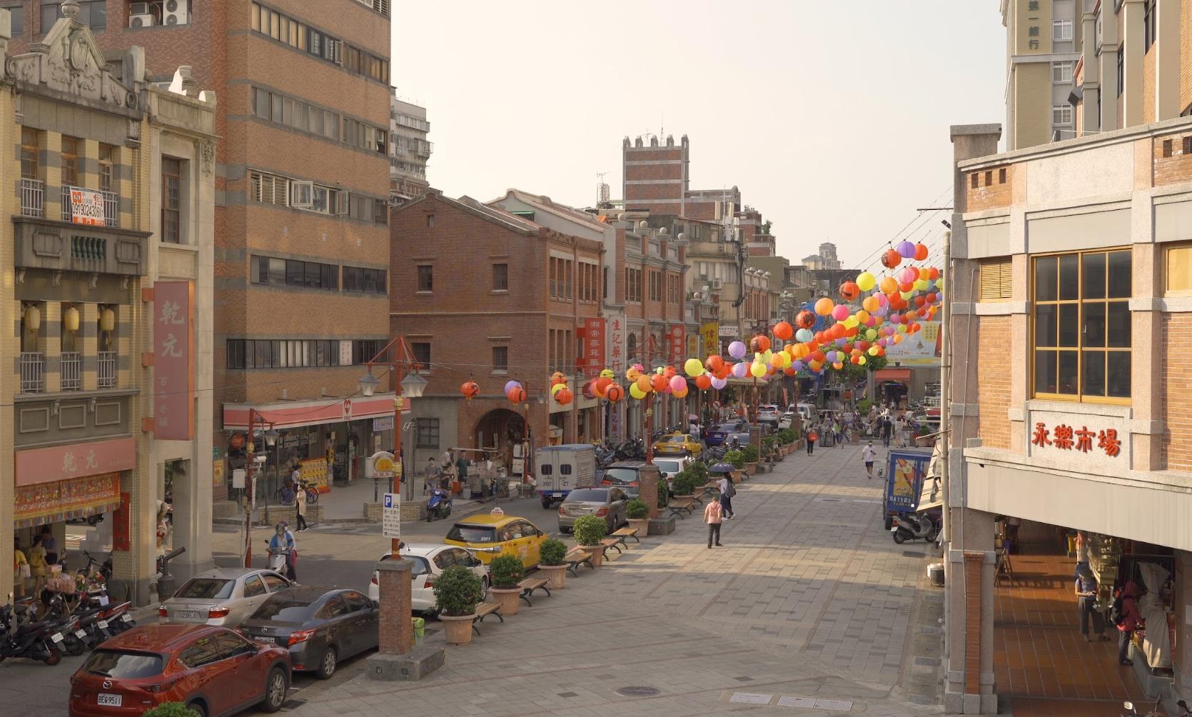 Taipei: Dadaocheng & Dihua Street & Temple Walking Tour 2