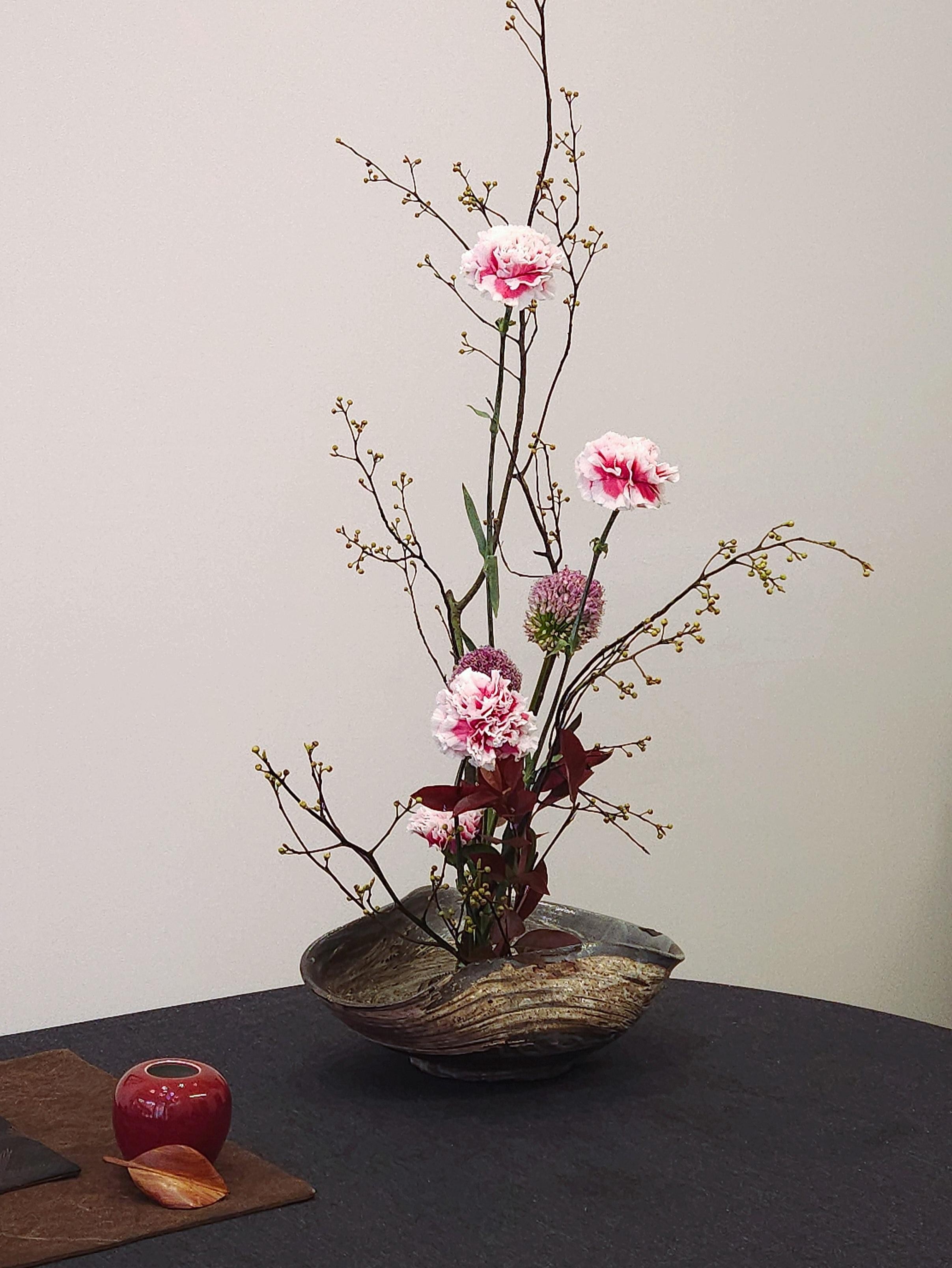 Busan: Hands-on Korean Flower Arrangement Experience & Tea