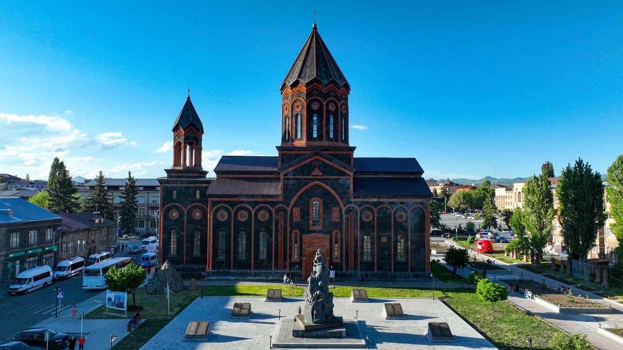Gyumri City Tour with Black Fortress & Harichavank Monastery