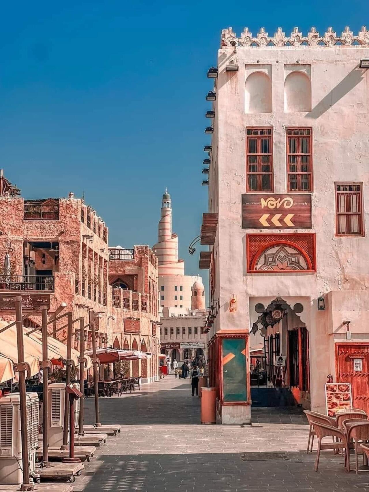 Doha: Private City Tour of Souq, Pearl, Katara & Lusail 2