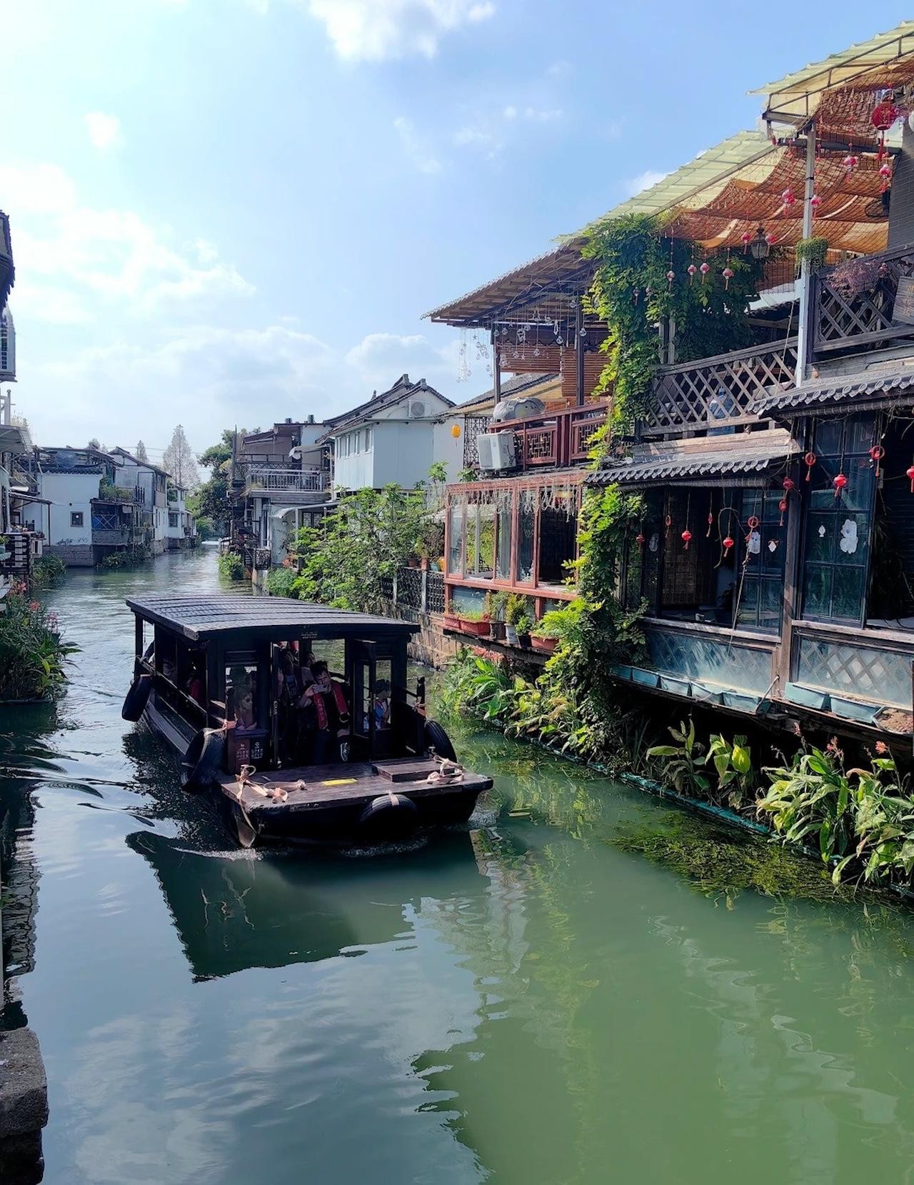 Shanghai: Zhujiajiao 5-6h Tour with Boat Ride & Gardens 3