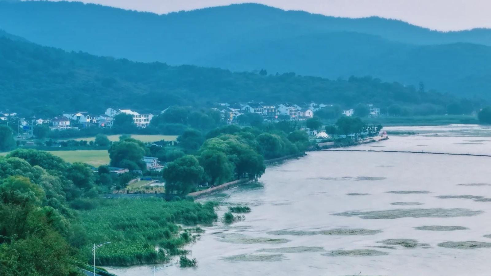 Suzhou: Taihu Lake Lakeside Cycling Private Day Trip 2