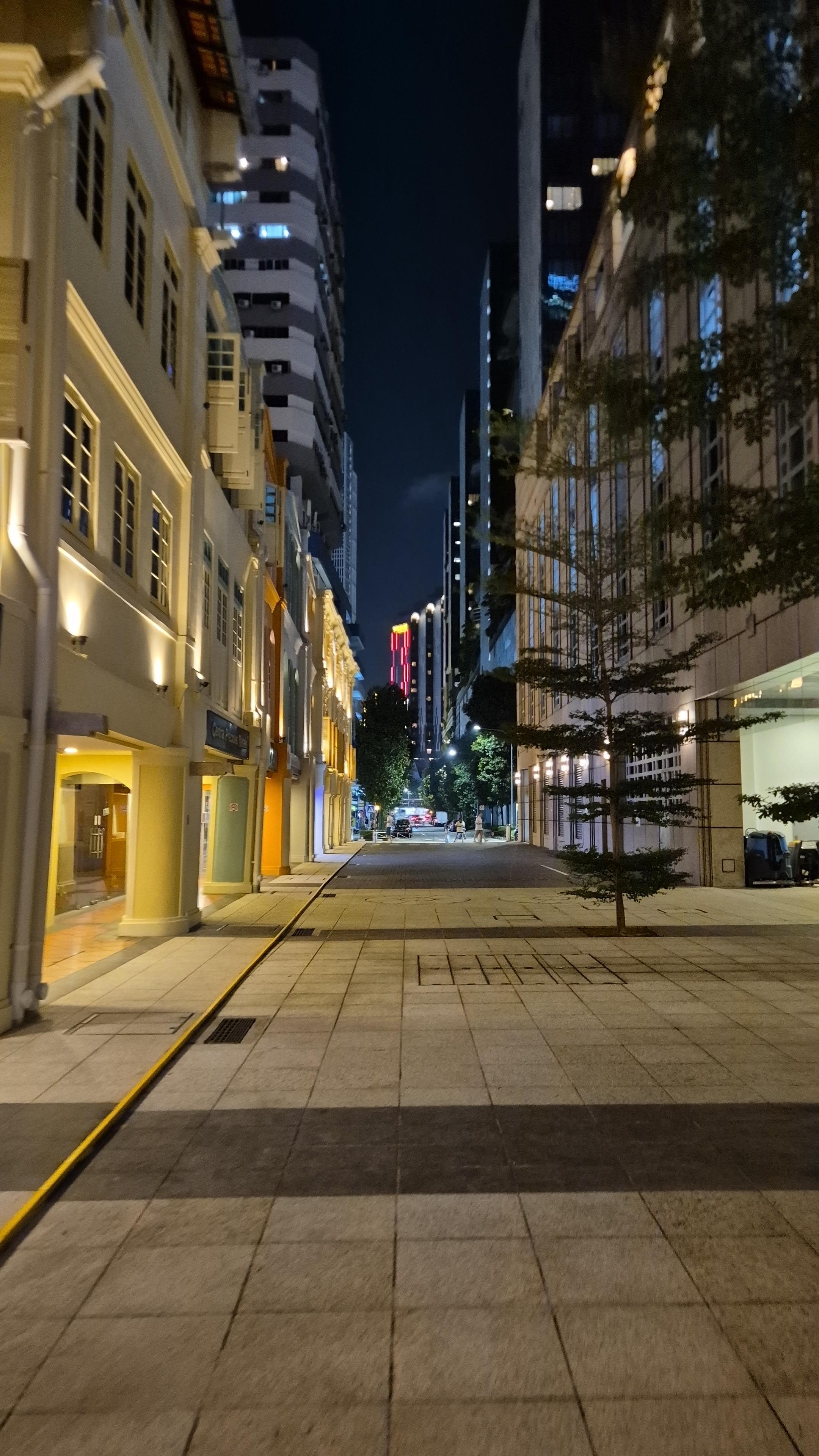 Singapore: Evening MRT Tour with Light Shows