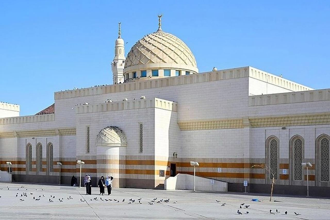 Madinah: Uhud Battlefield Private Tour of Key Landmarks 2