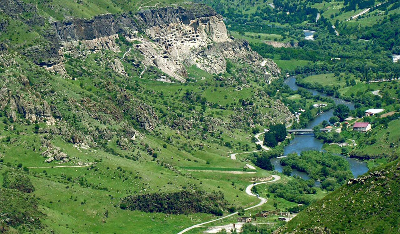 Tbilisi: Atskuri, Vardzia, Rabati, & Borjomi Full-Day Tour 3