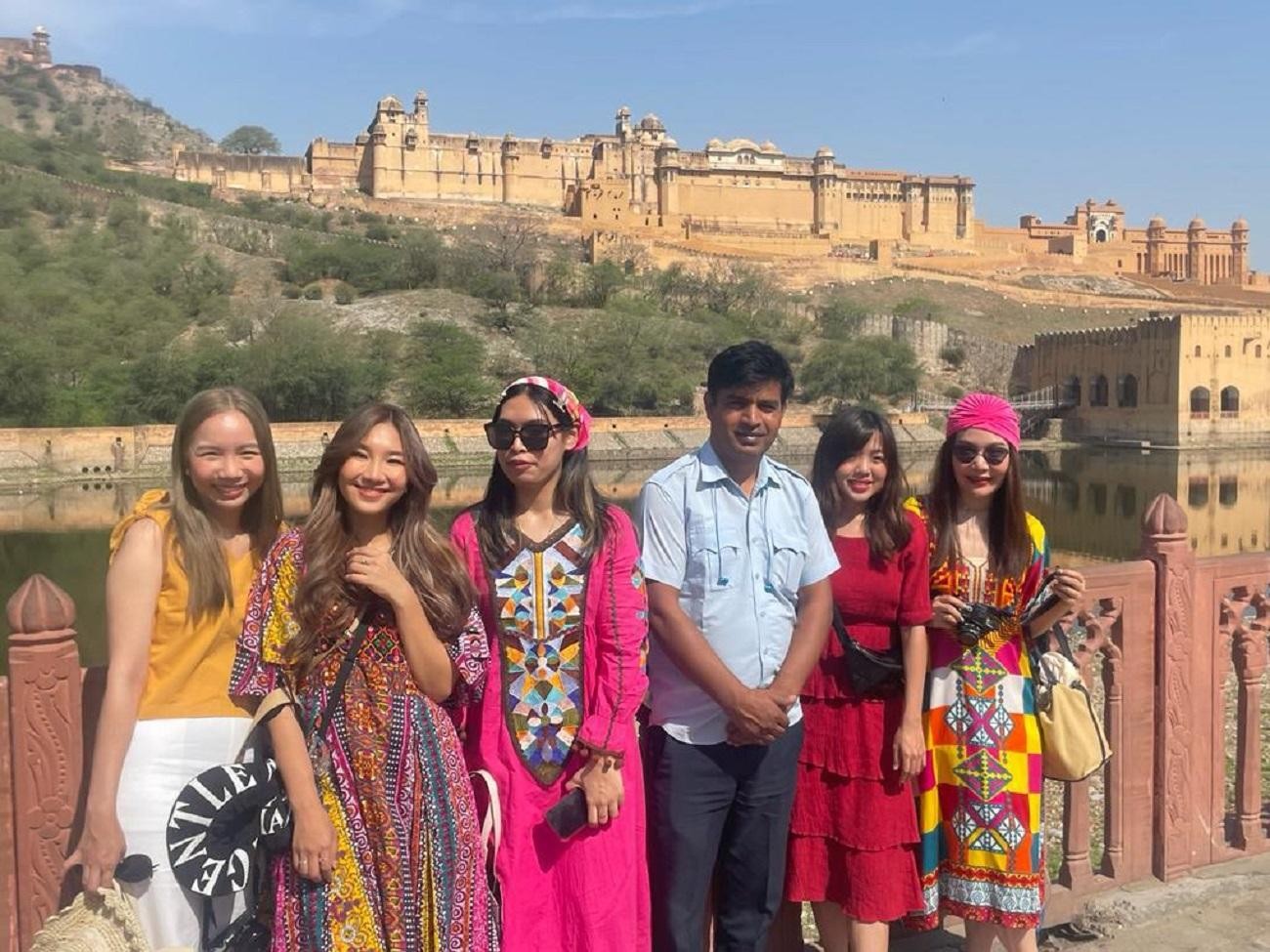 Delhi: 3-Day Private Golden Triangle Experience with Hotel