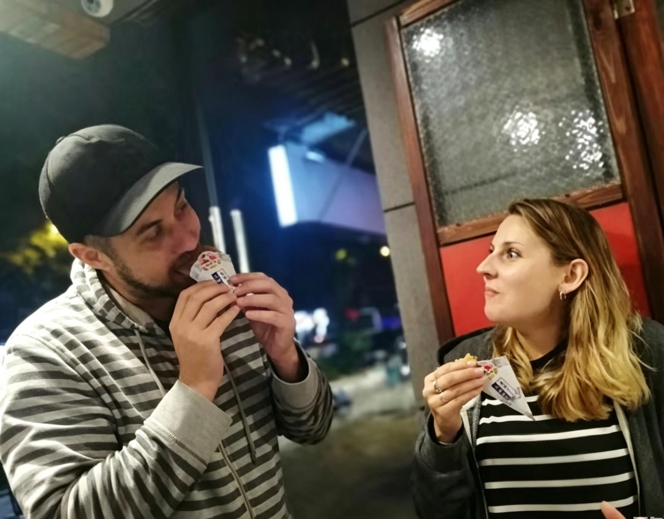 Beijing Nightlife: Hutong Walk, Street Eats & Hotpot Dinner 2