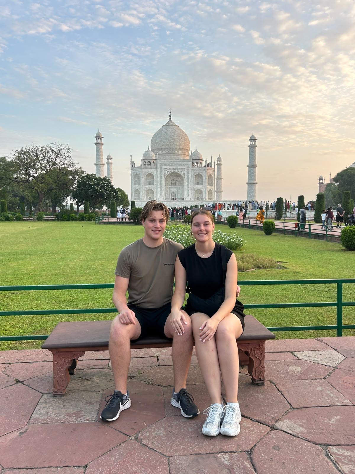 From Delhi: Taj Mahal & Agra Tour By Luxury Superfast Train