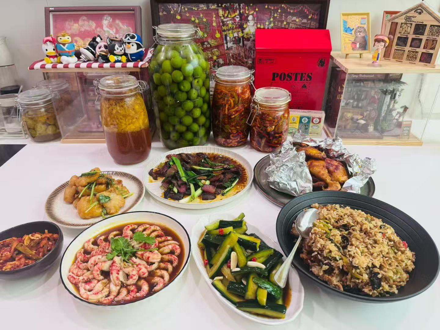 Shanghai: Home Dinner, Tea & Snack Tasting with Locals 3