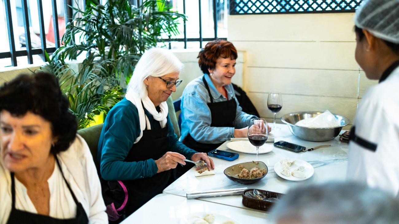 Thamel: Momo Masterclass in a Thakali Kitchen