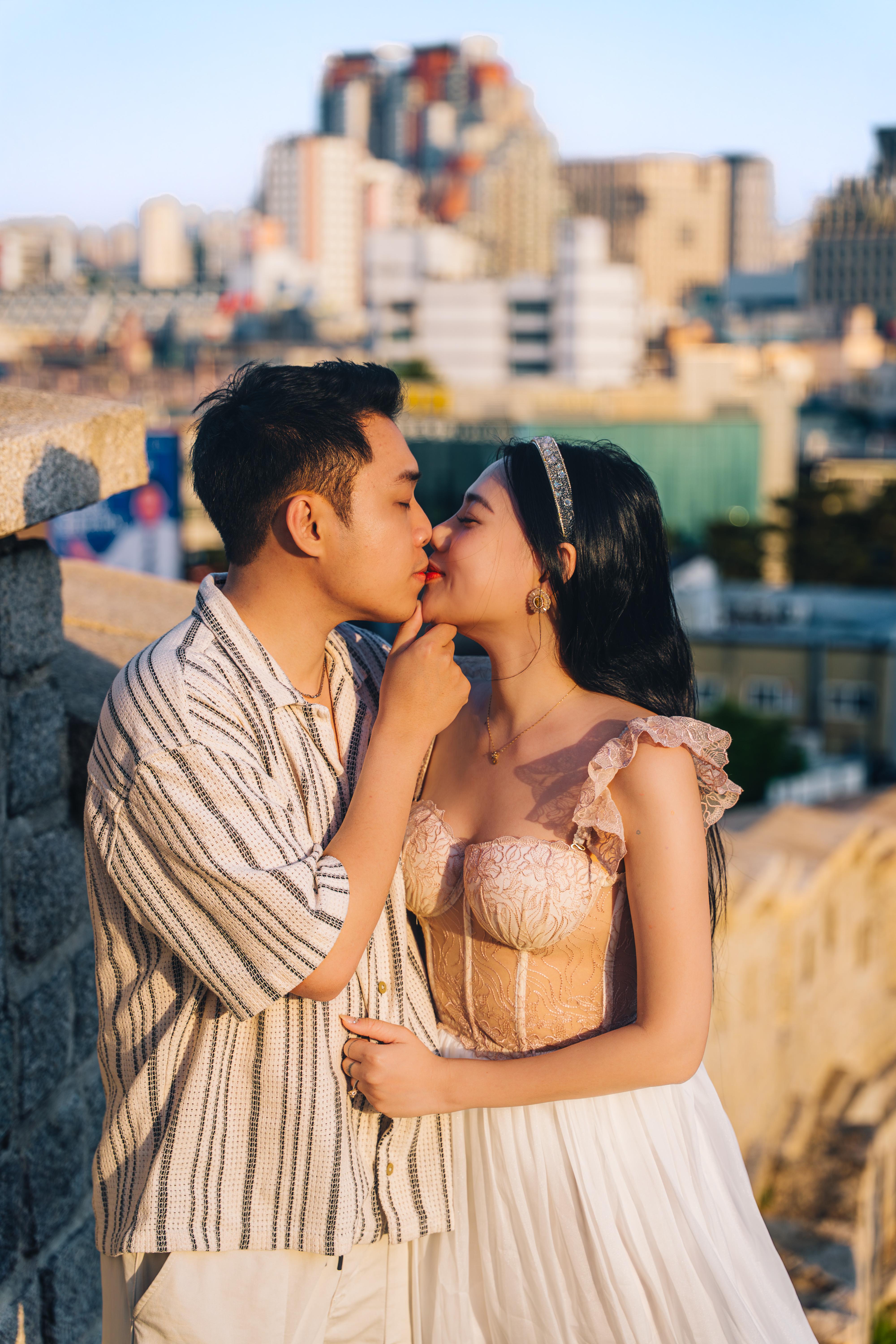 Seoul: Sunset to Neon Photoshoot with Cinematic Aesthetic 2