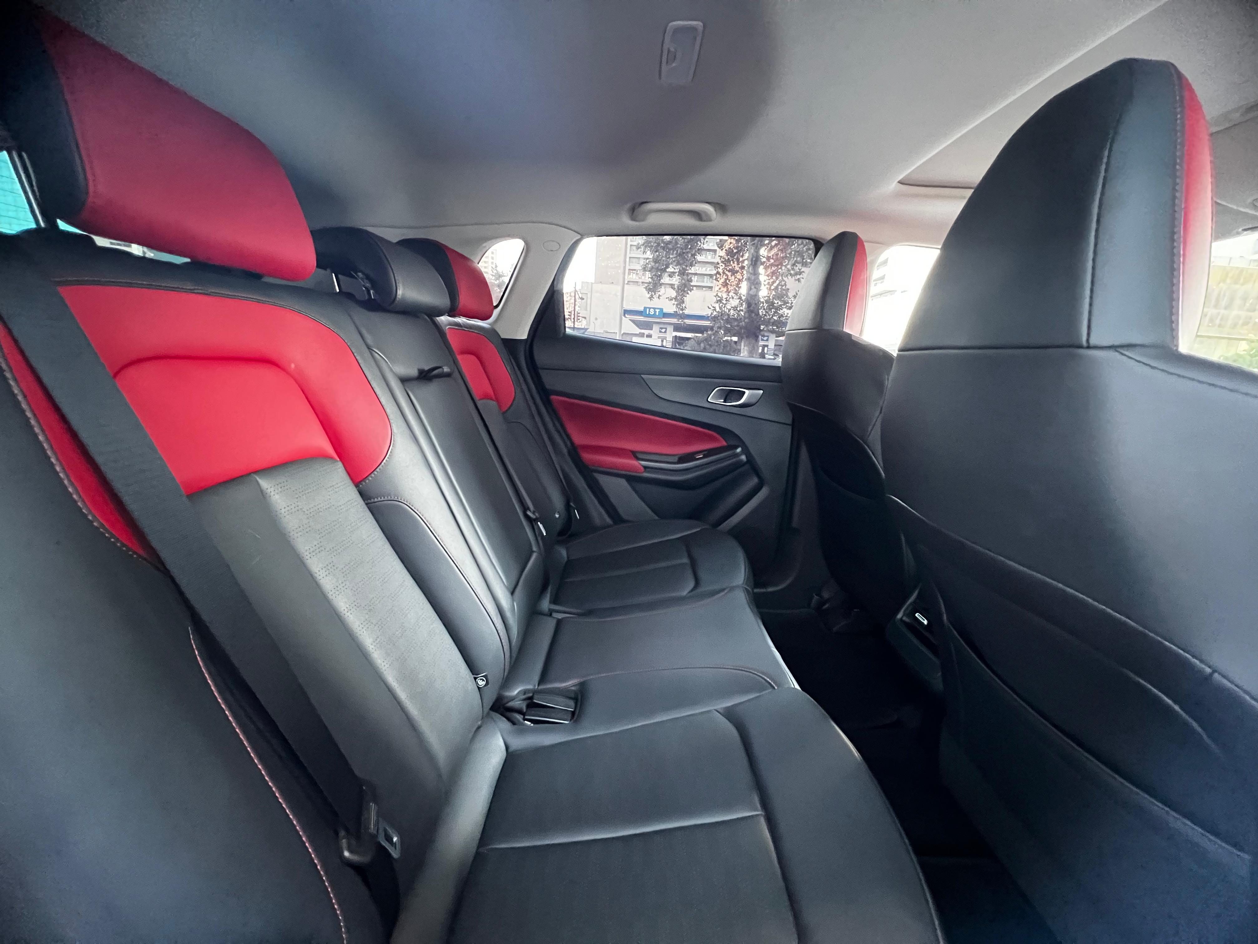 Baku: VIP Private Airport-to-Hotel Transfer Service 3
