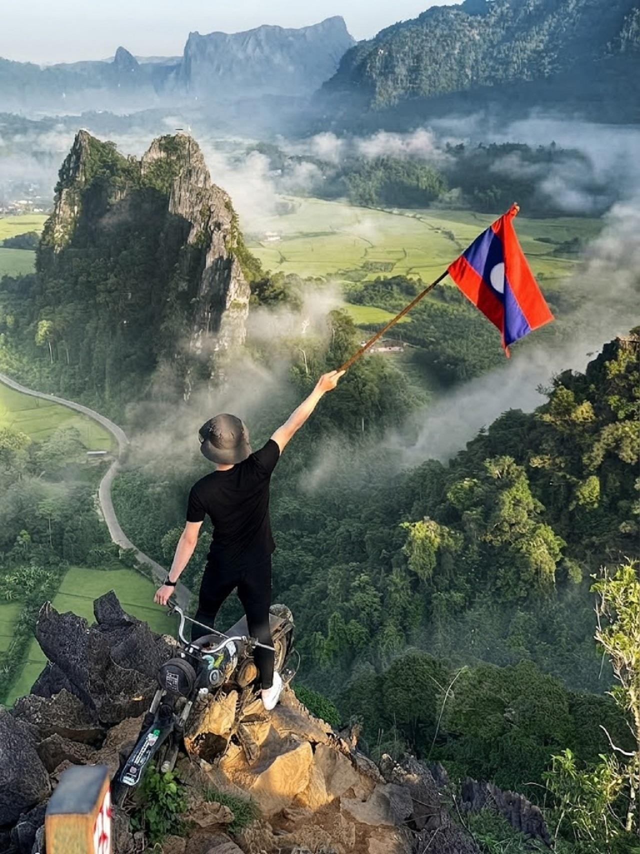 Vang Vieng: Mountain Top View, Lagoon 3 & Boat Cruise — guided tour in Vang Vieng