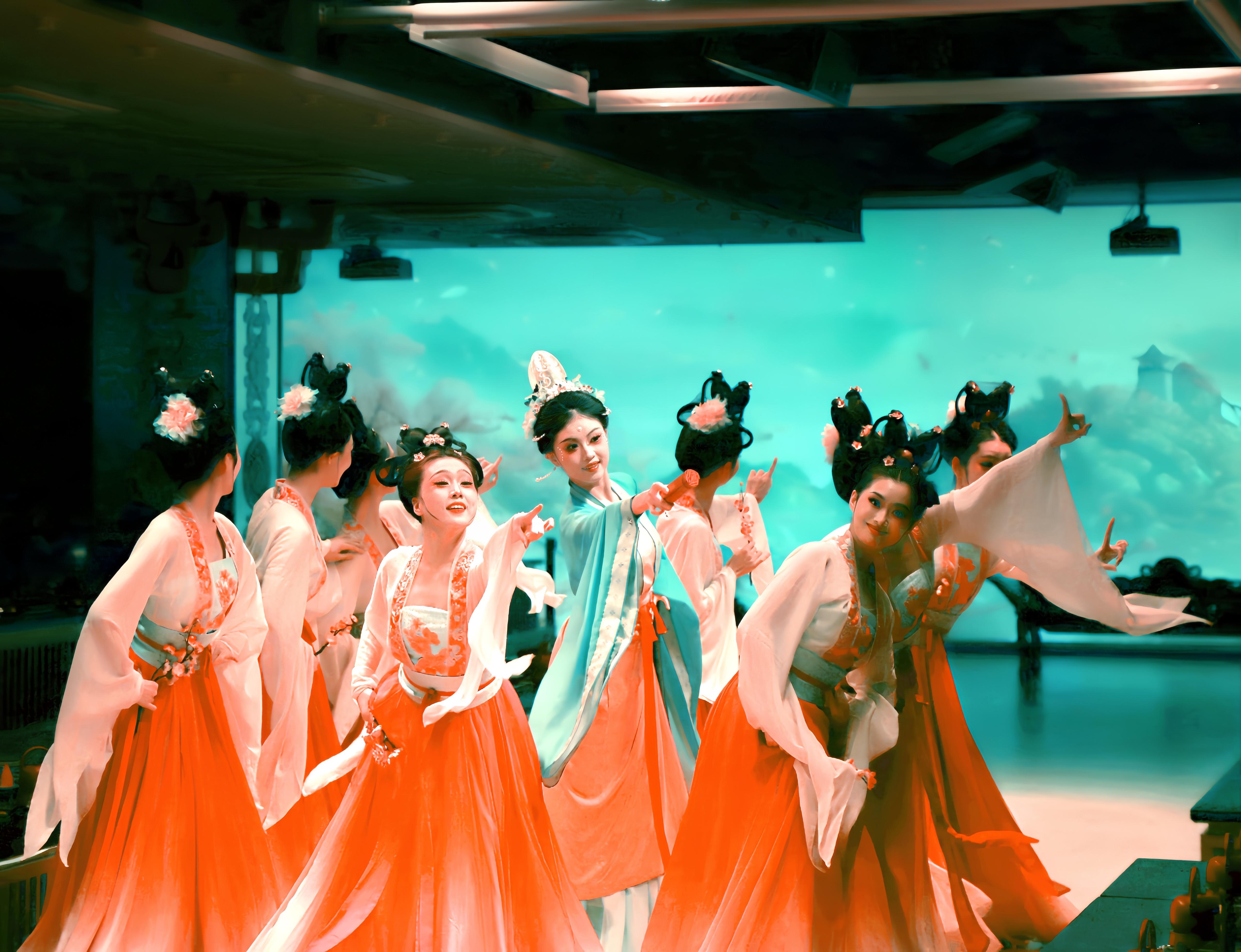 Shanghai: Sheng Palace Banquet with Show, Costumes, & Dinner