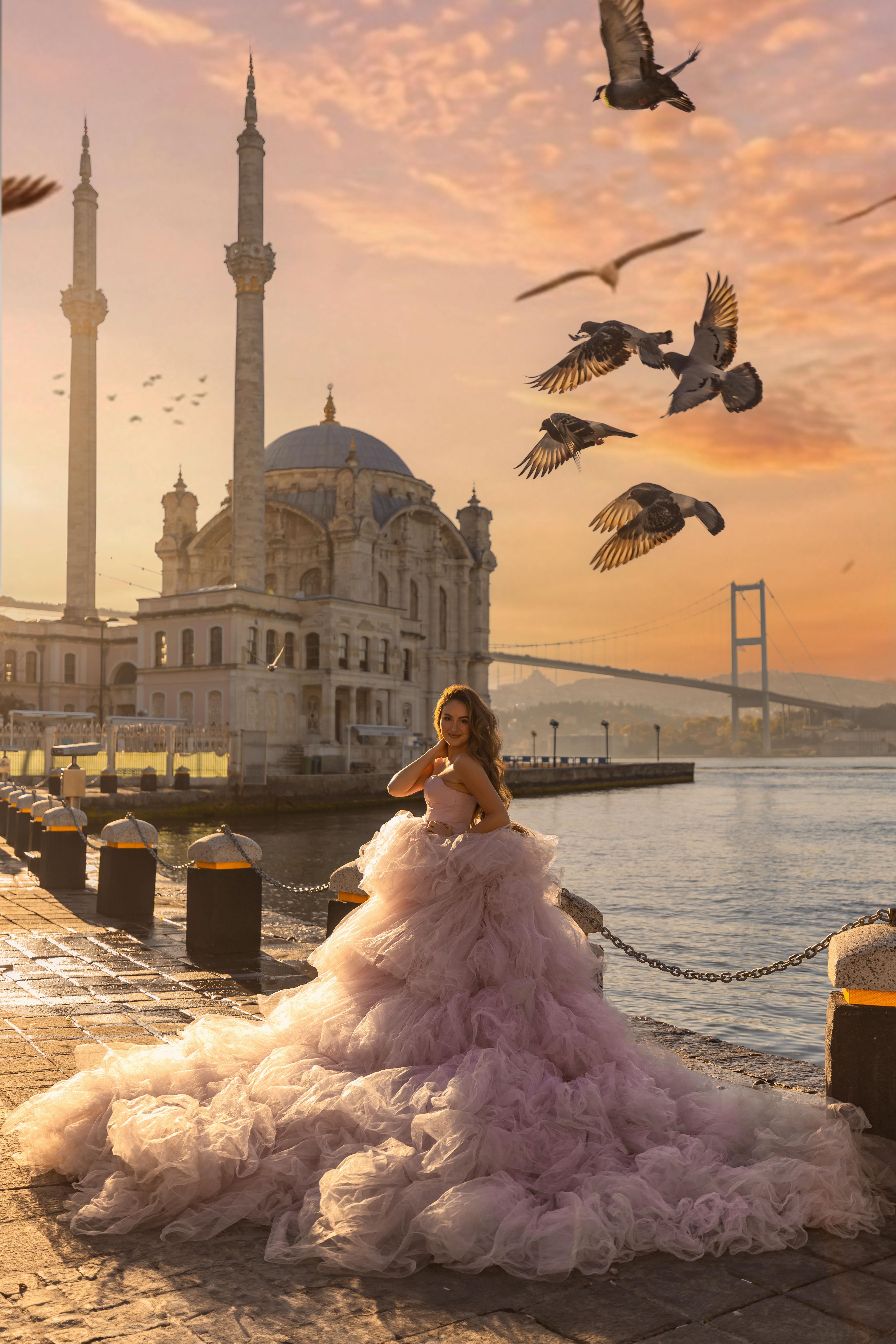 Istanbul Sunrise Photoshoot with Dress Rental in Ortaköy
