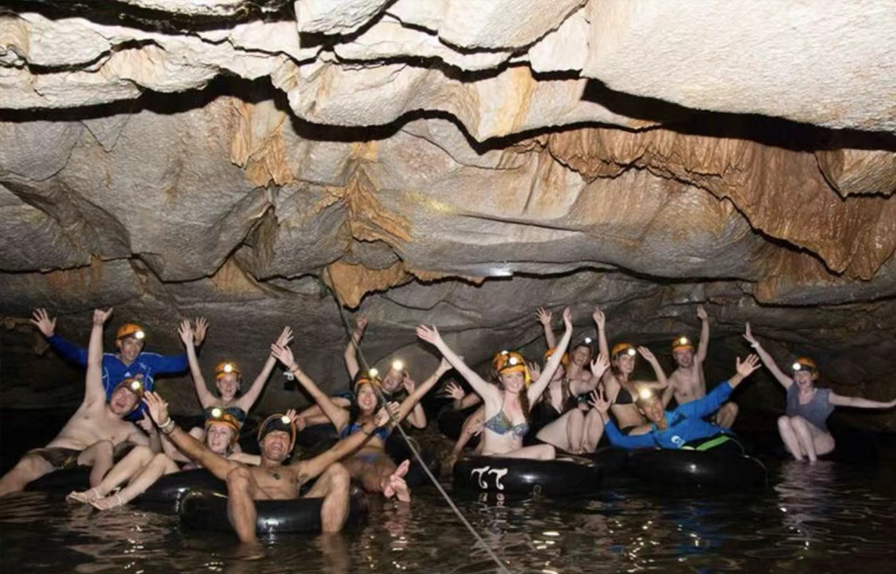 Vang Vieng: Kayaking, Zipline, Water Cave & Tham Chang tour 2