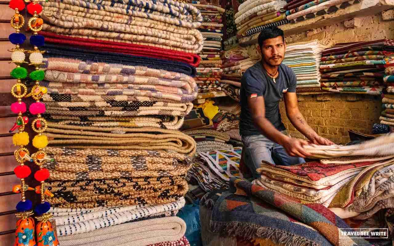 Delhi Markets: A Cultural Shopping Experience with an Expert 3