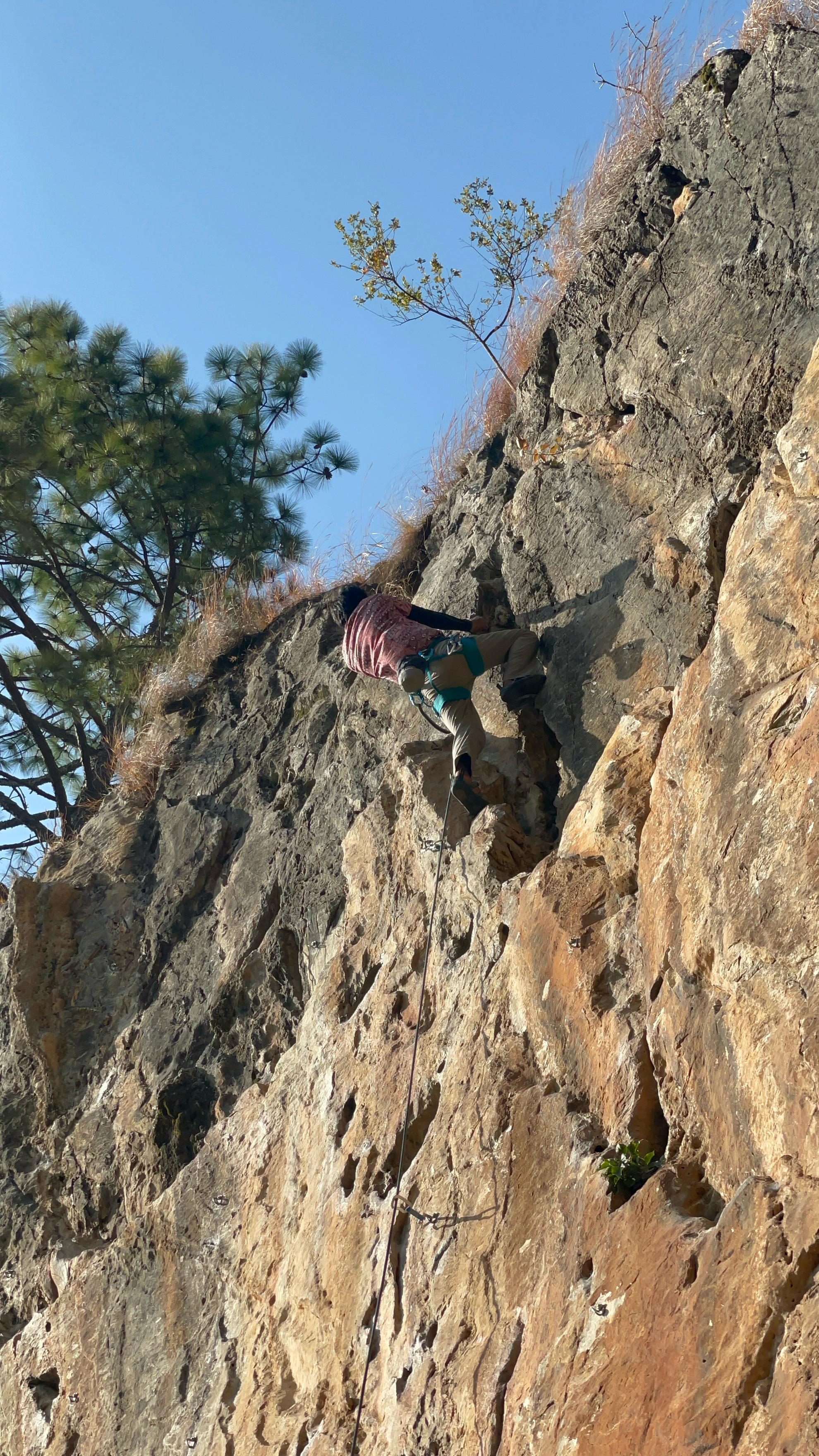 From Kathmandu: Hattiban 5a-7a Rock Climbing Day Trip