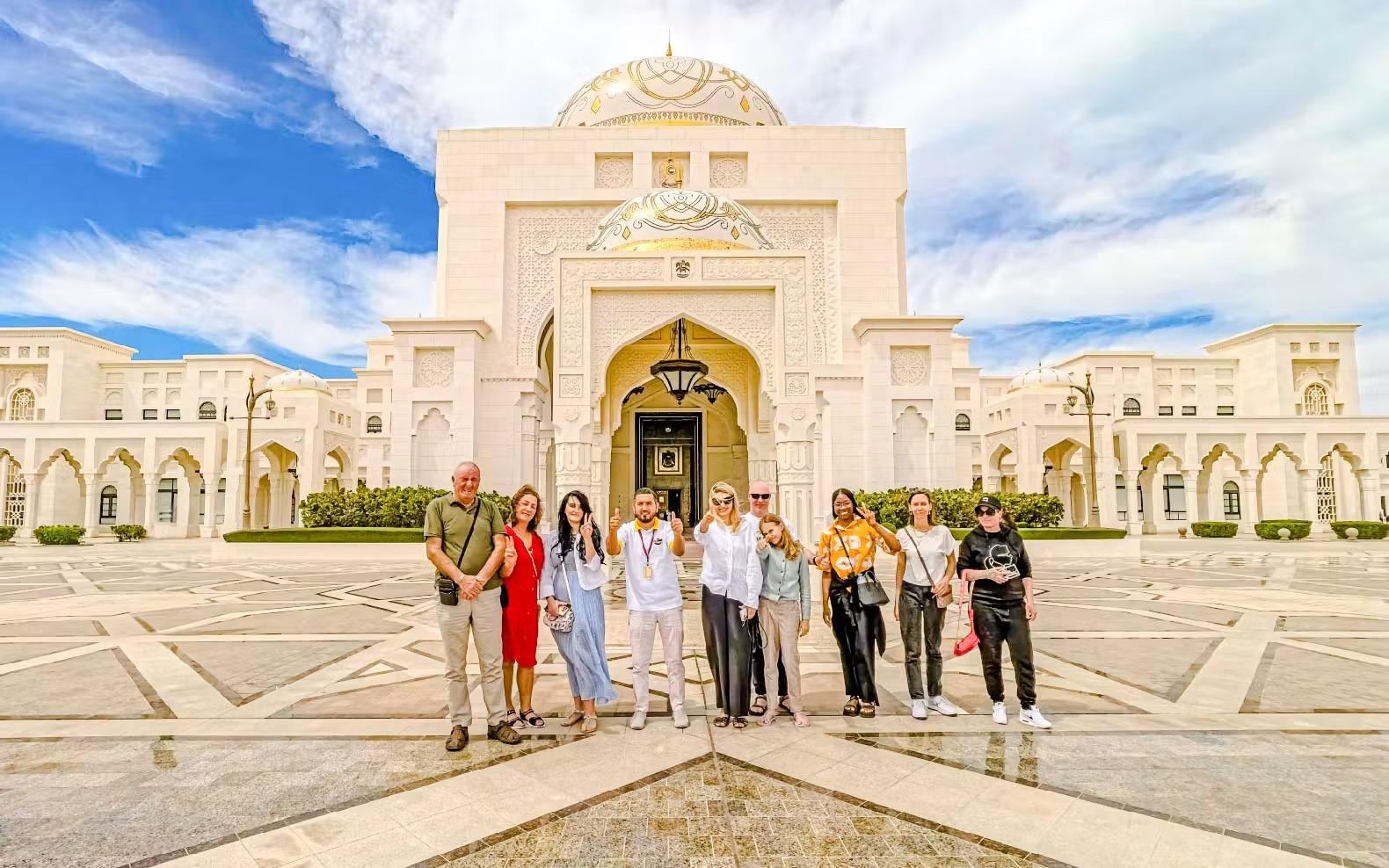 From Dubai: Abu Dhabi Sheikh Zayed Grand Mosque Guided Tour 2