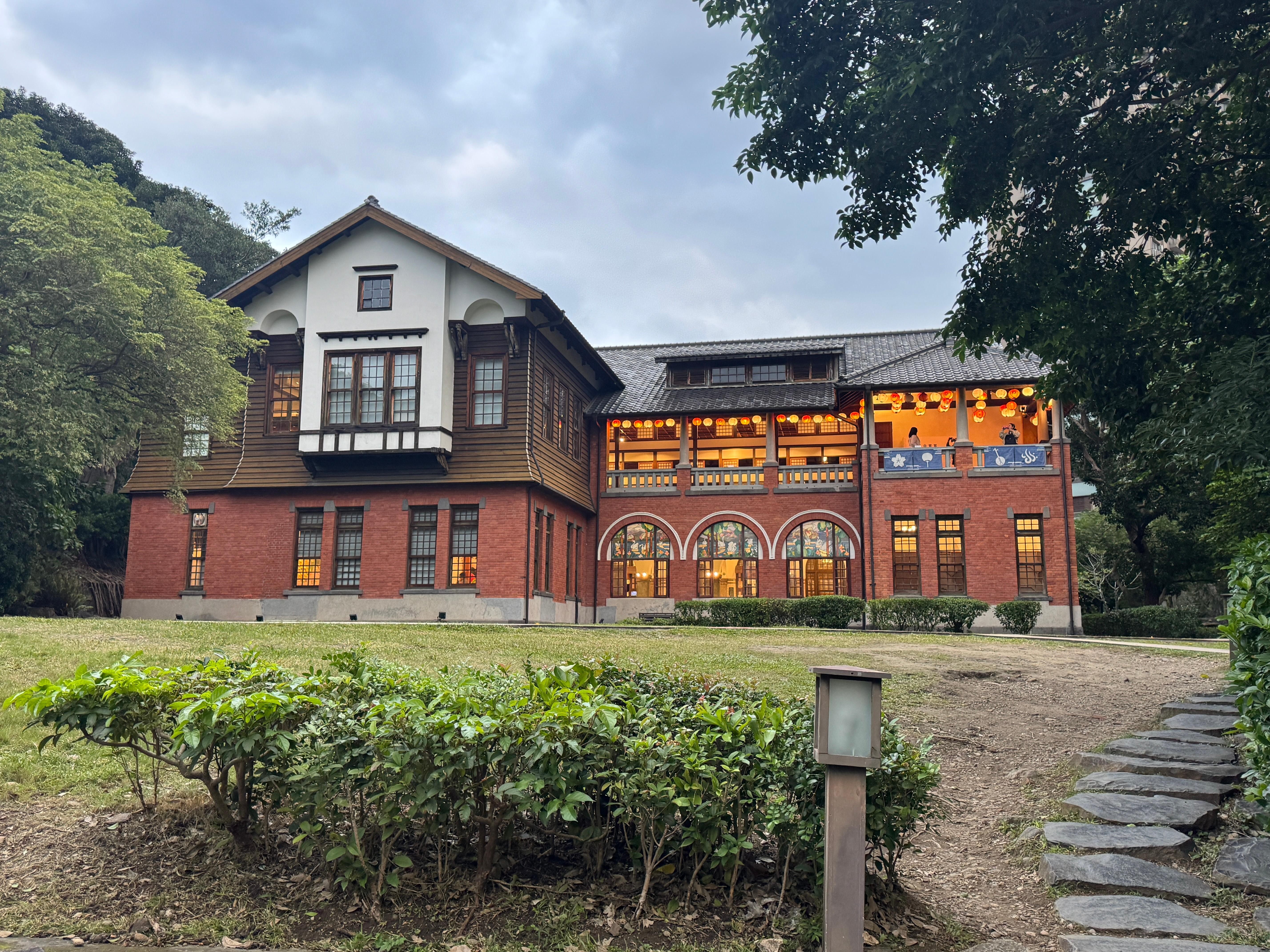Taipei: 4-Hour Beitou Hot Springs & Heritage Walking Tour 2