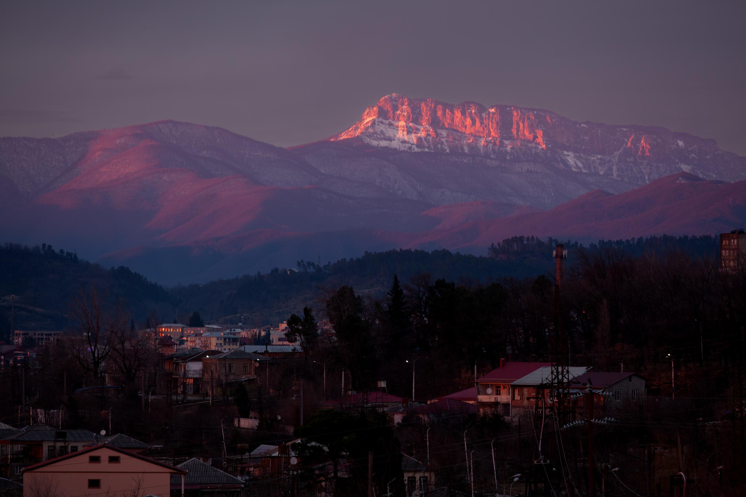 Kutaisi: Khvamli Mountain, Green Lake & Museum 3