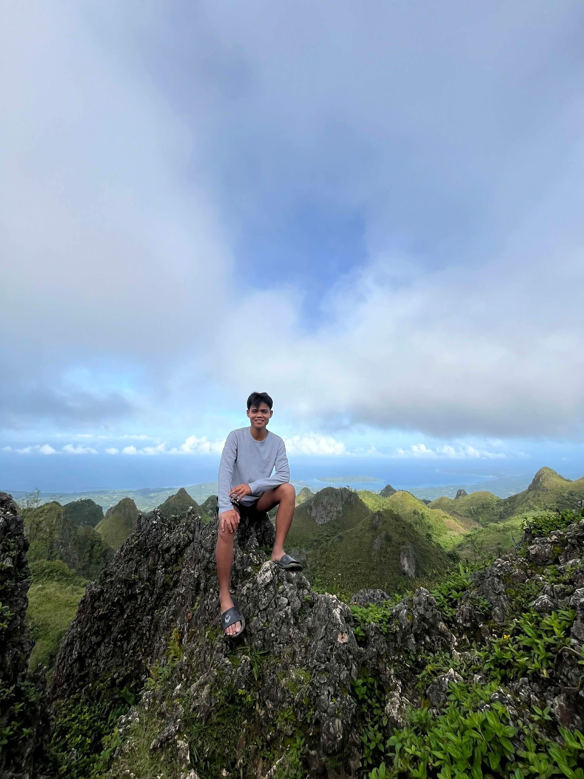 Cebu: Osmeña Peak, Casino Peak & Cambais Falls Scenic Tour