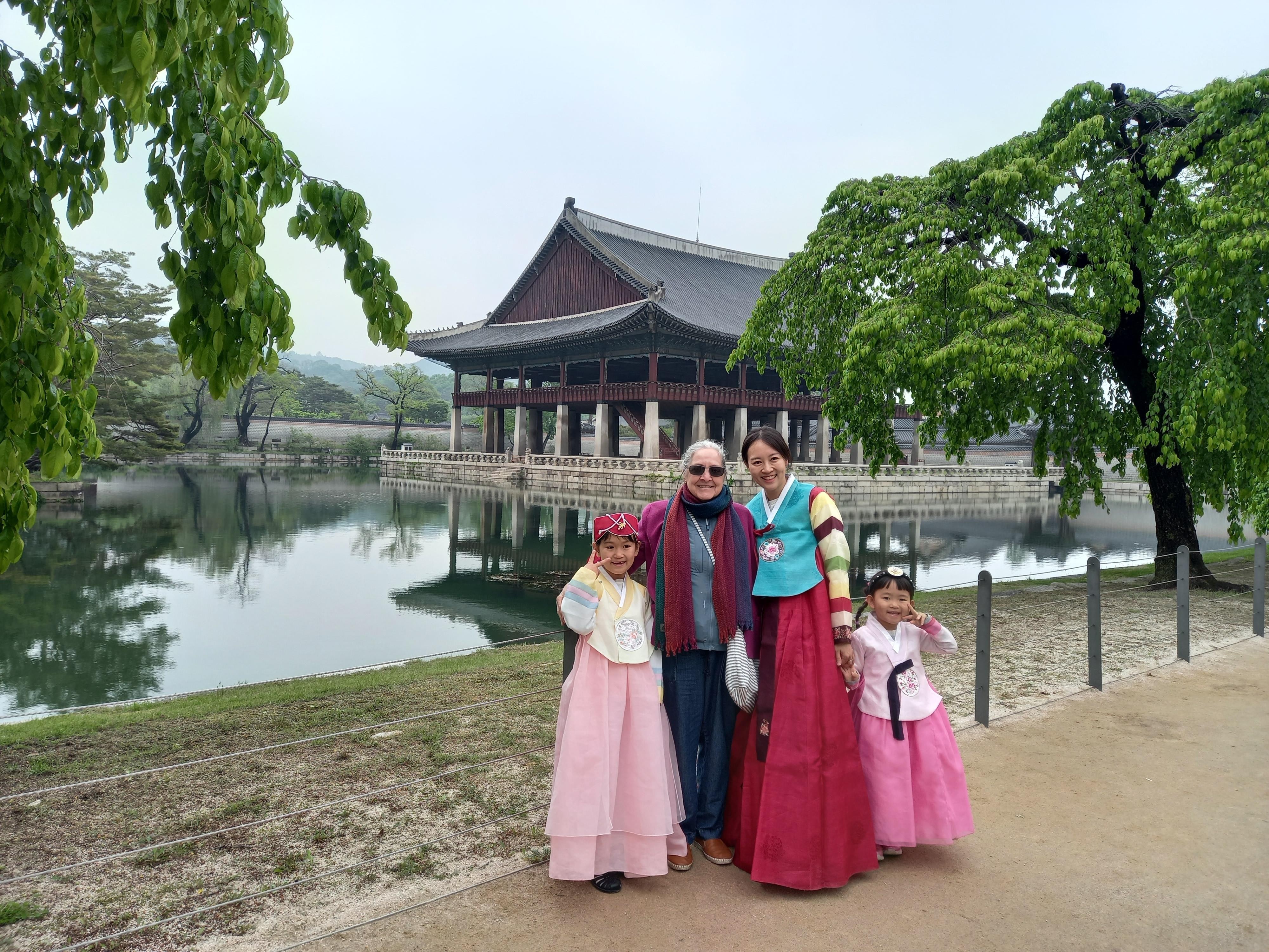 Seoul: 4-Hour Guided Tour to Palace, Bukchon, Jogyesa Temple 2