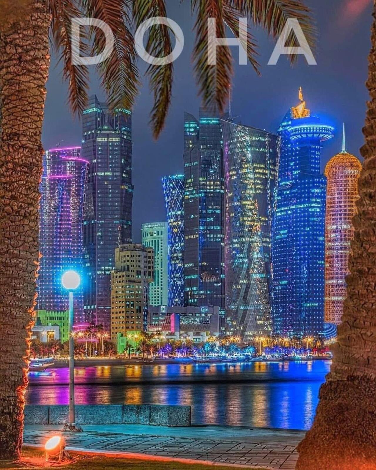 Doha: Private City Tour of Souq, Pearl, Katara & Lusail