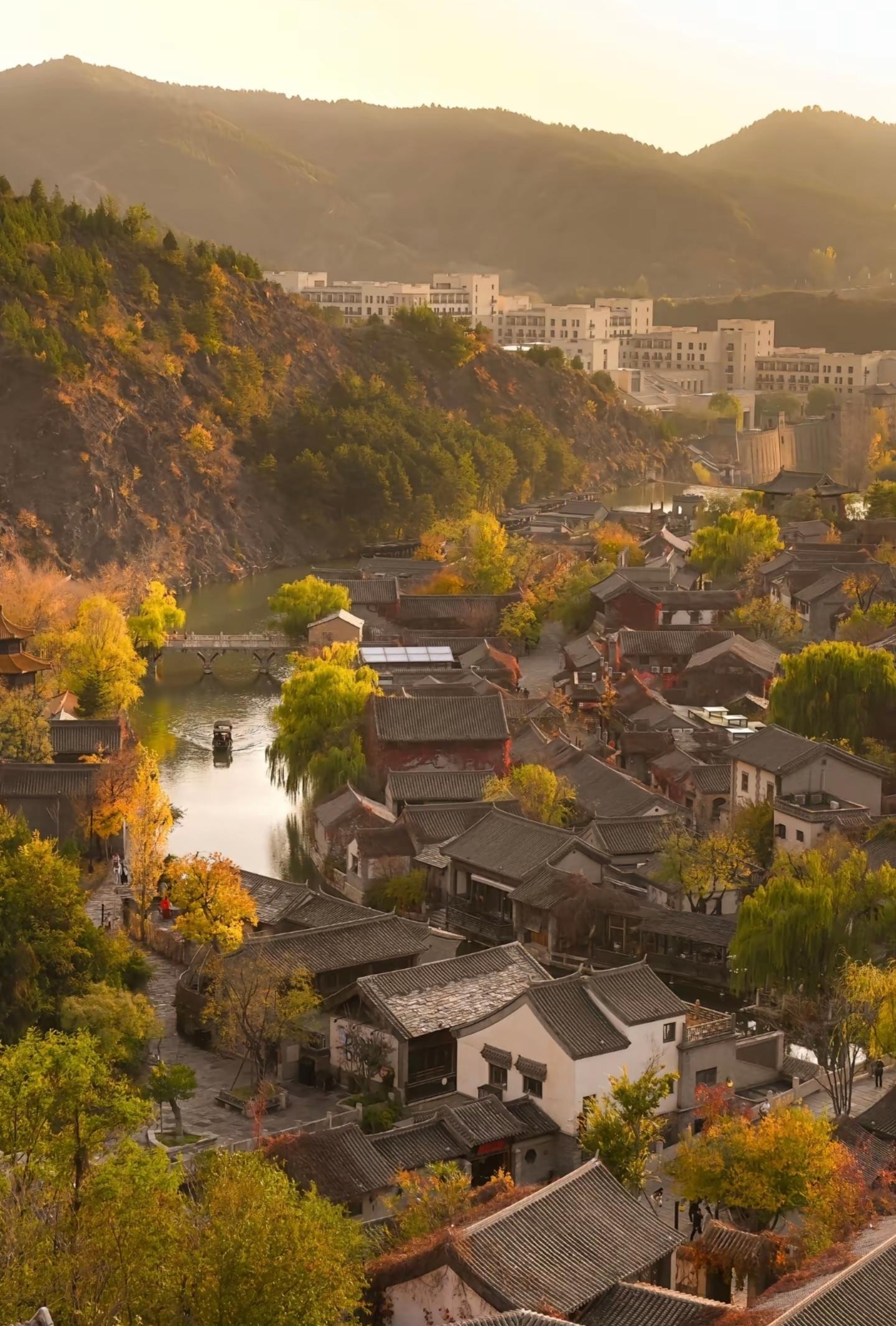 Beijing: Gubei Water Town Day-to-Evening Trip