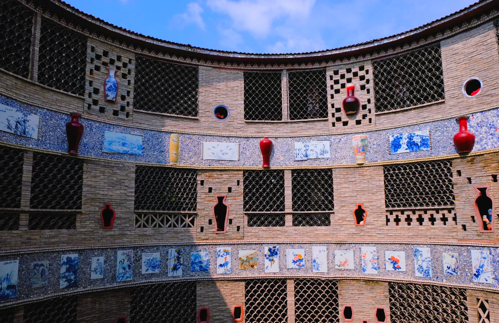 Shanghai: Jingdezhen Porcelain Capital 2-Day Pottery Trip