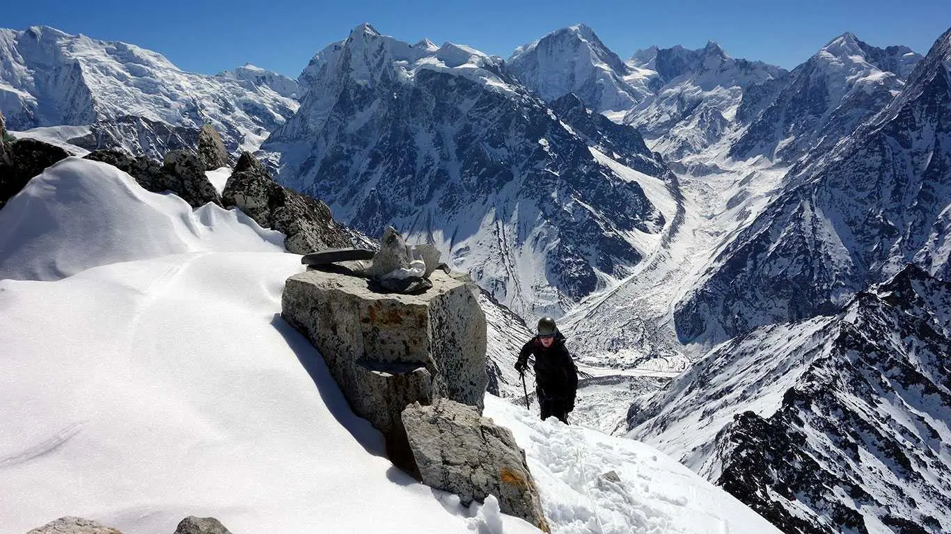 11-Day Yala Peak Climb & Langtang Trek Adventure 3
