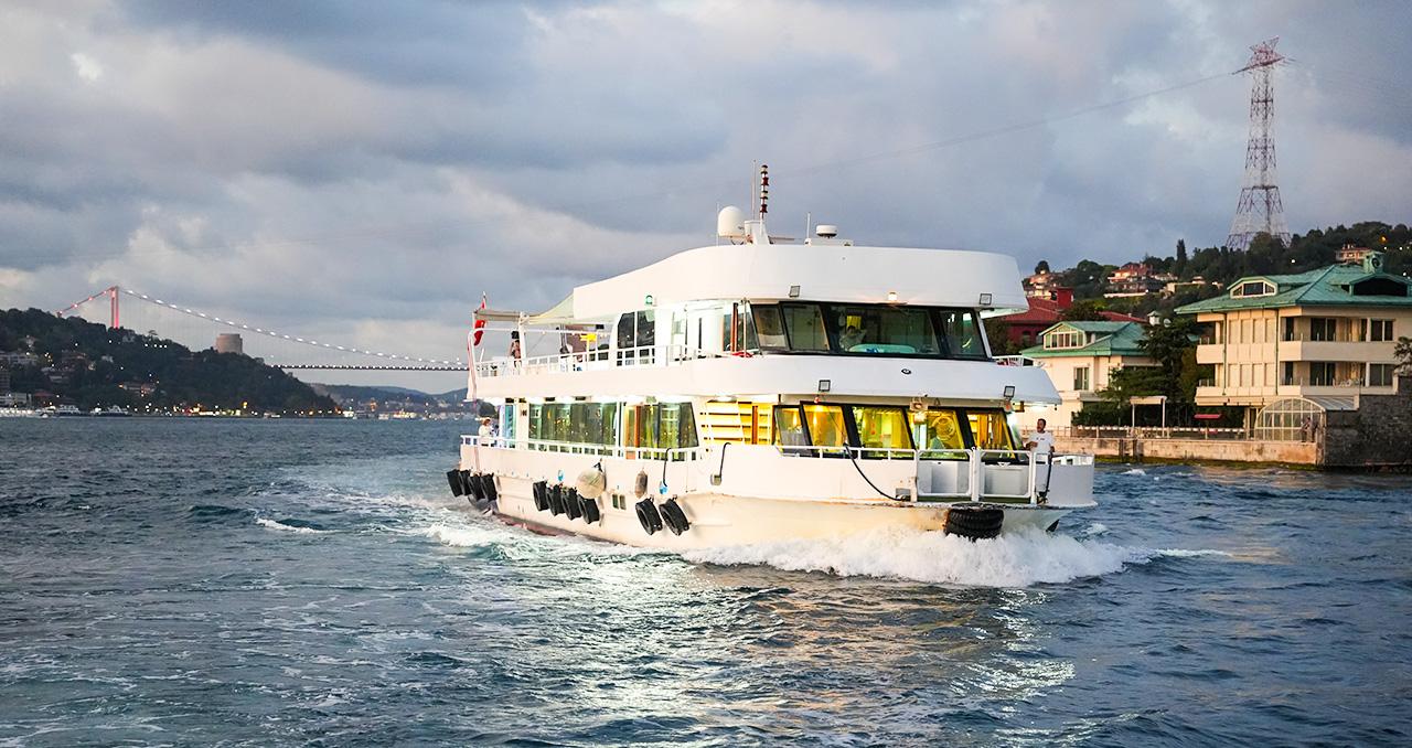 Istanbul: Bosphorus and Golden Horn Tour with Live Guide 2