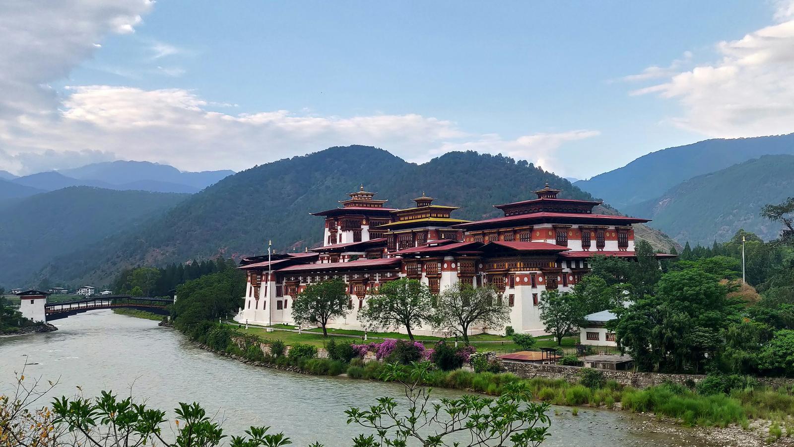 Bhutan Helicopter Scenic Flights & Landings 2