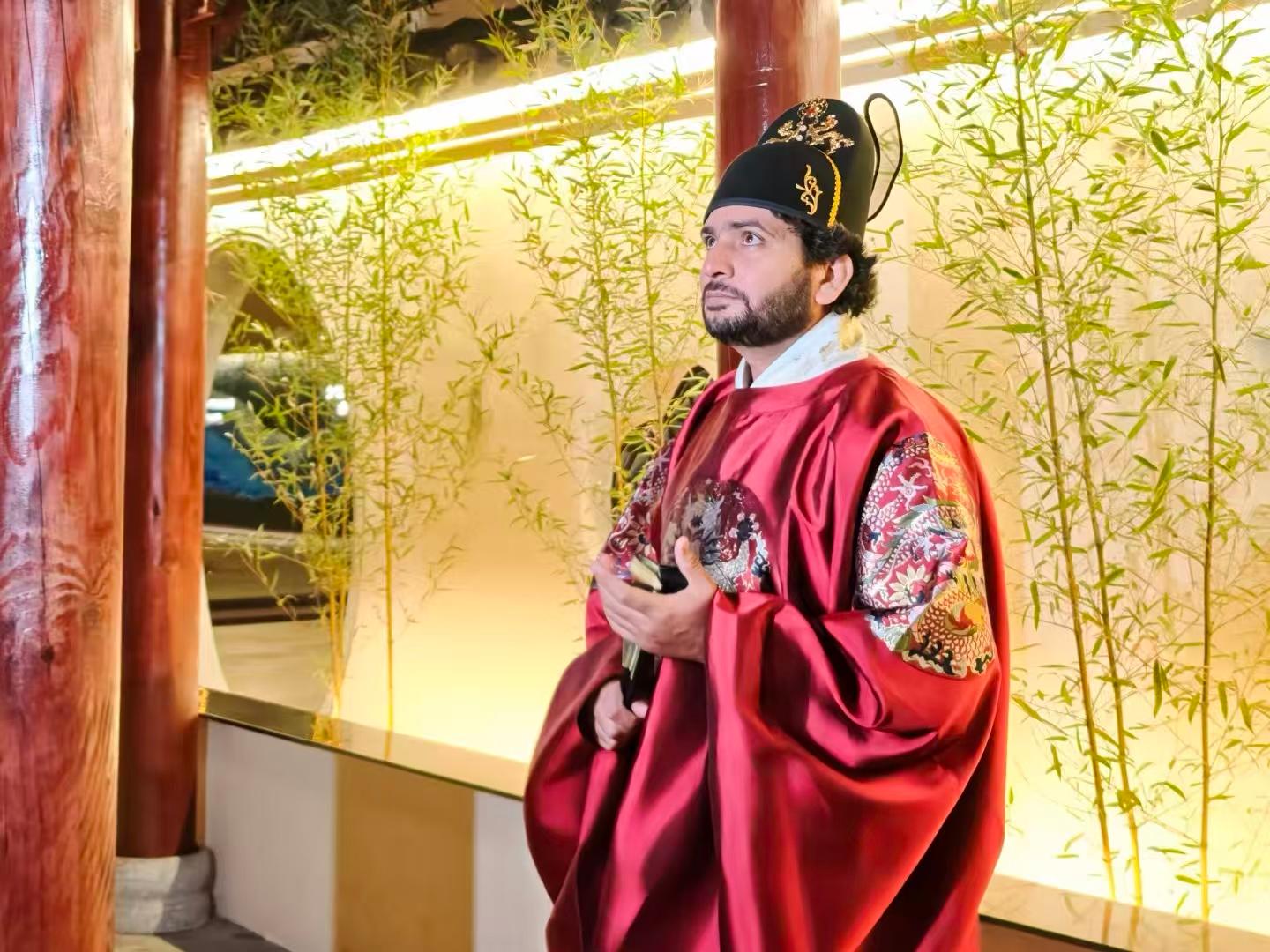Beijing: Imperial Themed Banquet with Opera and Costume 3