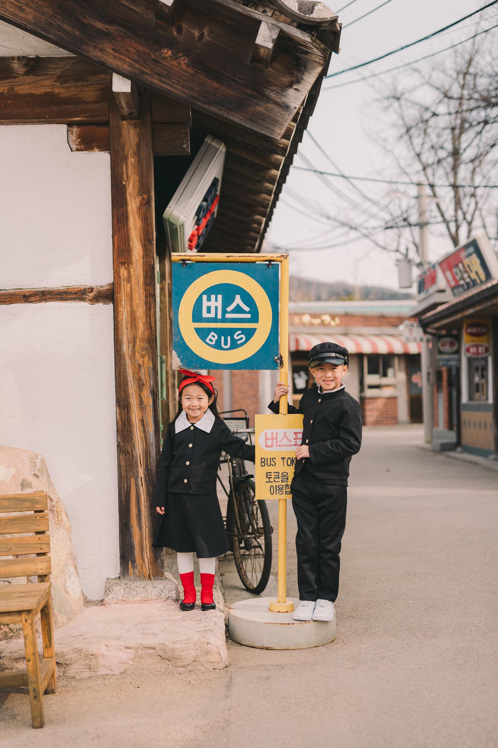 Seoul: Old School Uniform Photoshoot with Costume