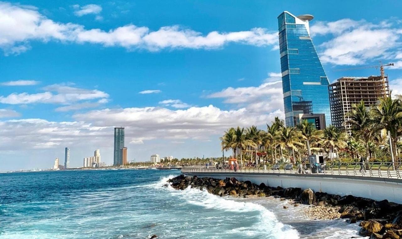 Jeddah: Full-Day History Tour Featuring Al-Balad & Sea Views 2