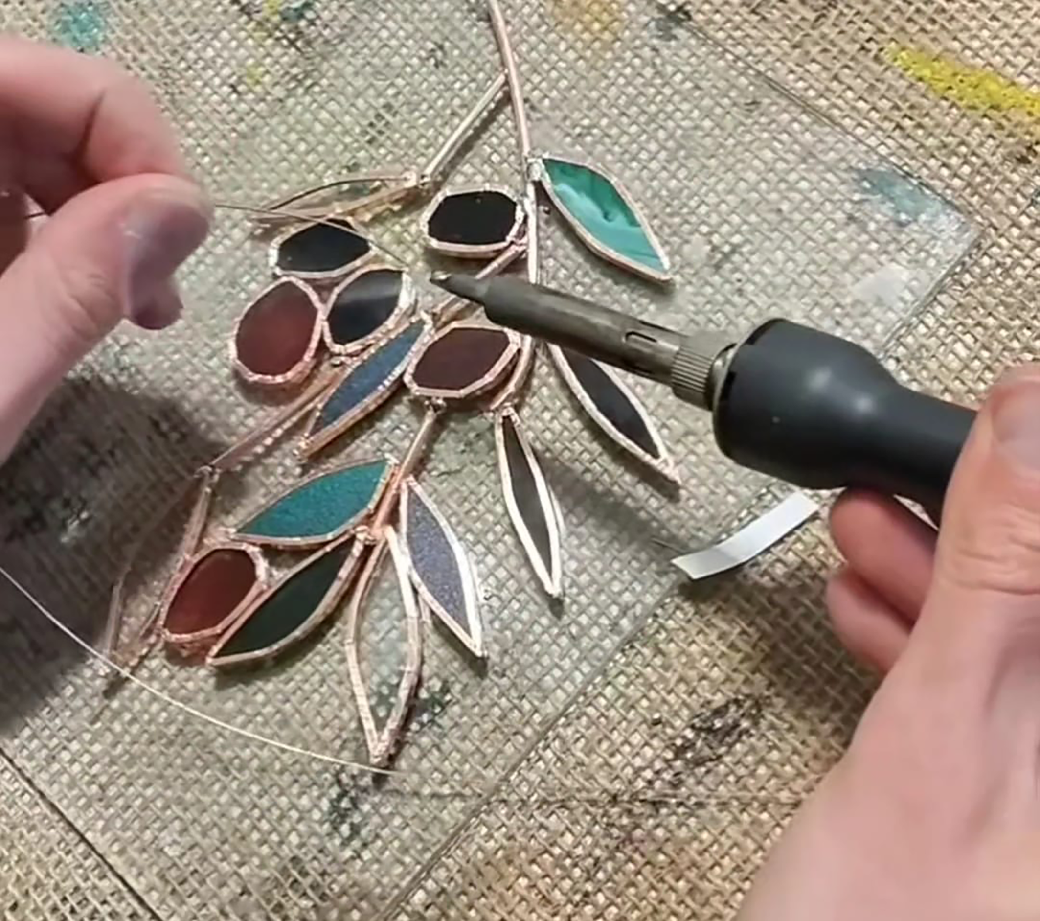 Amman: Stained Glass Workshop with Snacks and Drinks 2