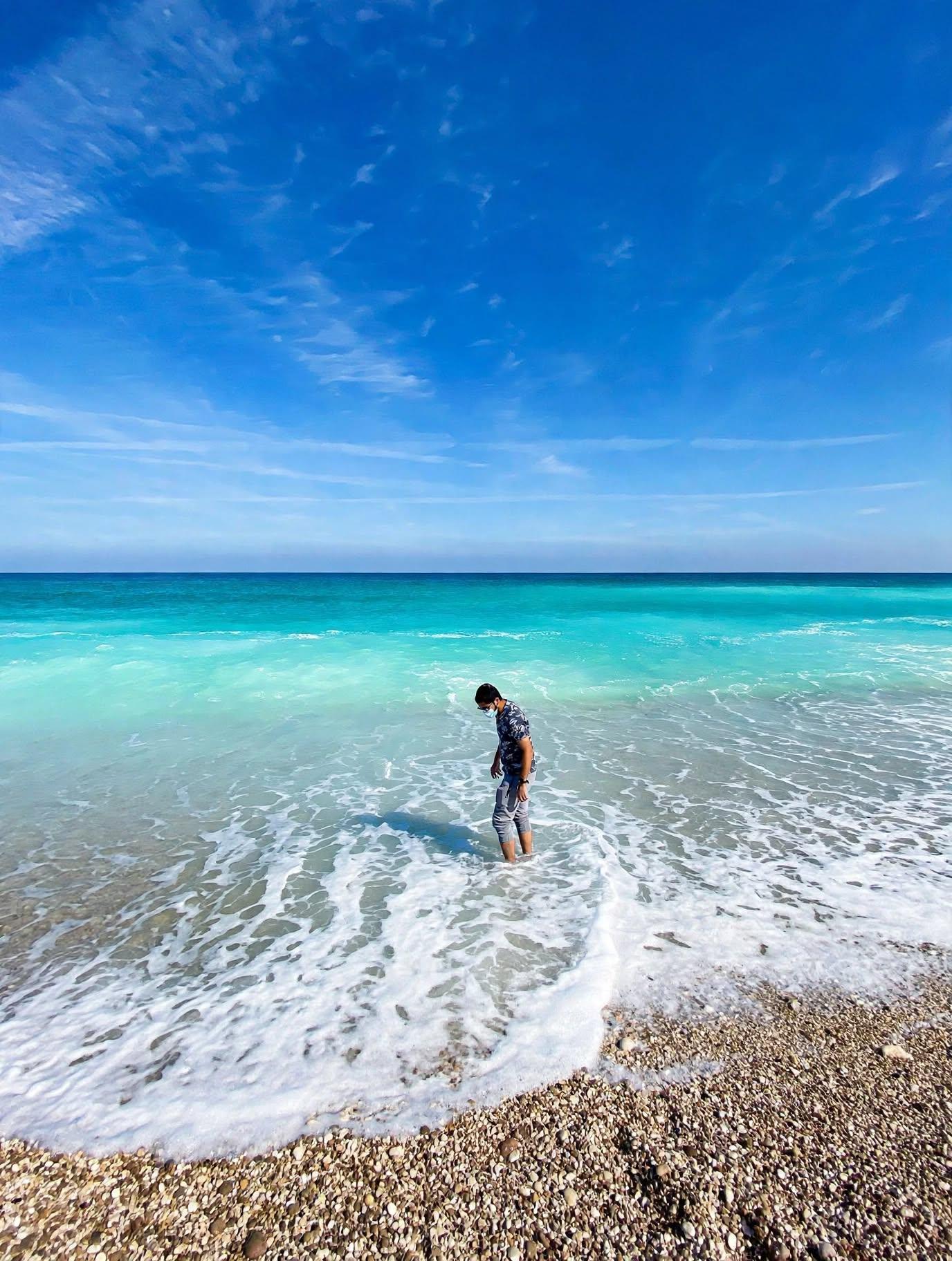 Muscat: Wadi Shab, Fins Beach & Bimmah Sinkhole 4x4 Tour