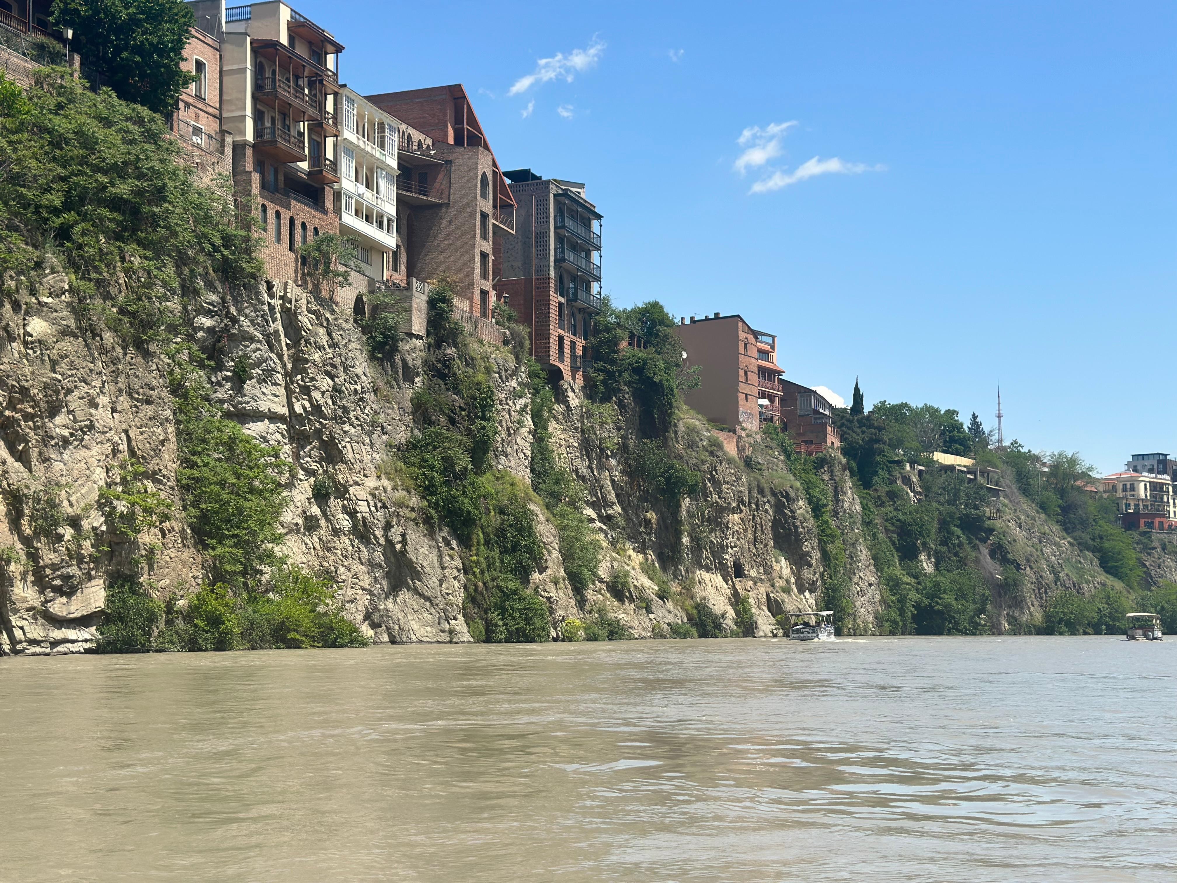 TBILISI: Private, exclusive Boat Ride & with Welcome Drink 3