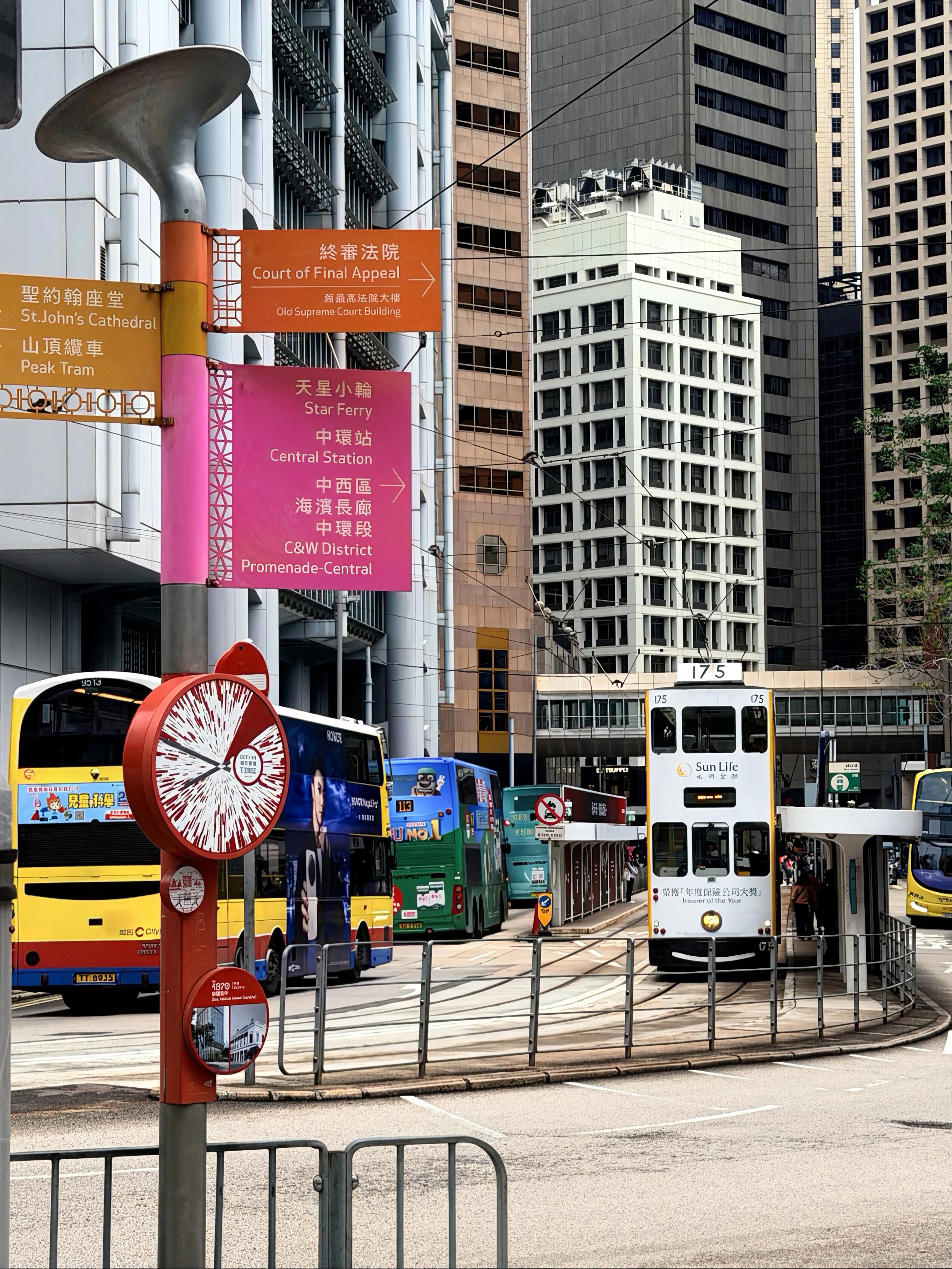 Hong Kong: Private City Highlights Tour with Selected Lunch