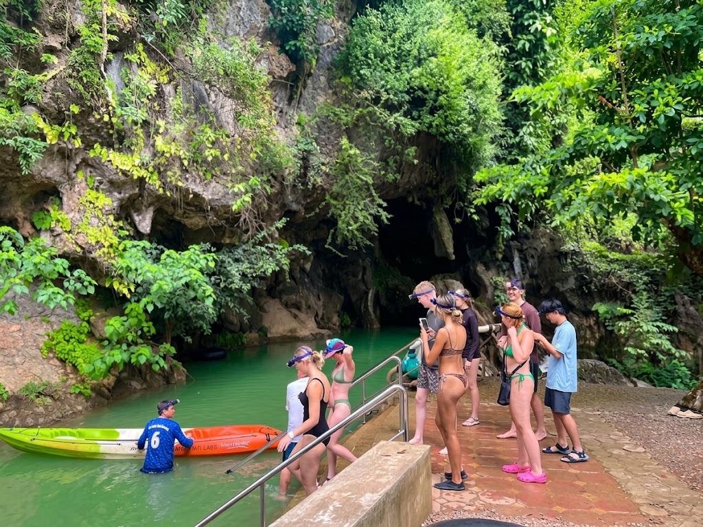 Vang Vieng: Top View, Kayaking, Tubing & Blue Lagoon 3 2