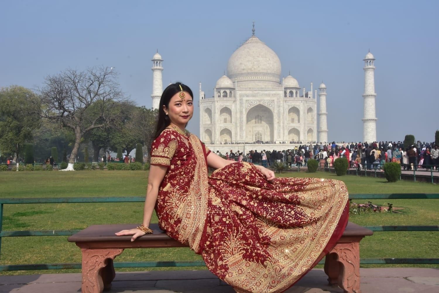 From Delhi/Agra: Taj Mahal Tour with Rental Saree Experience