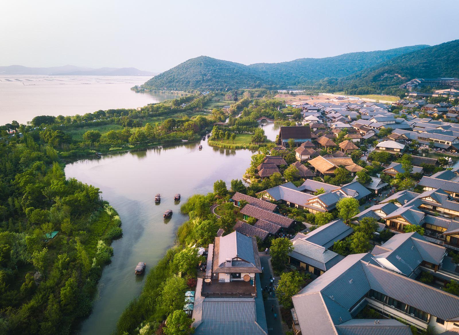 From Shanghai: Huishan Ancient Town & Nianhua Bay Day Trip 3