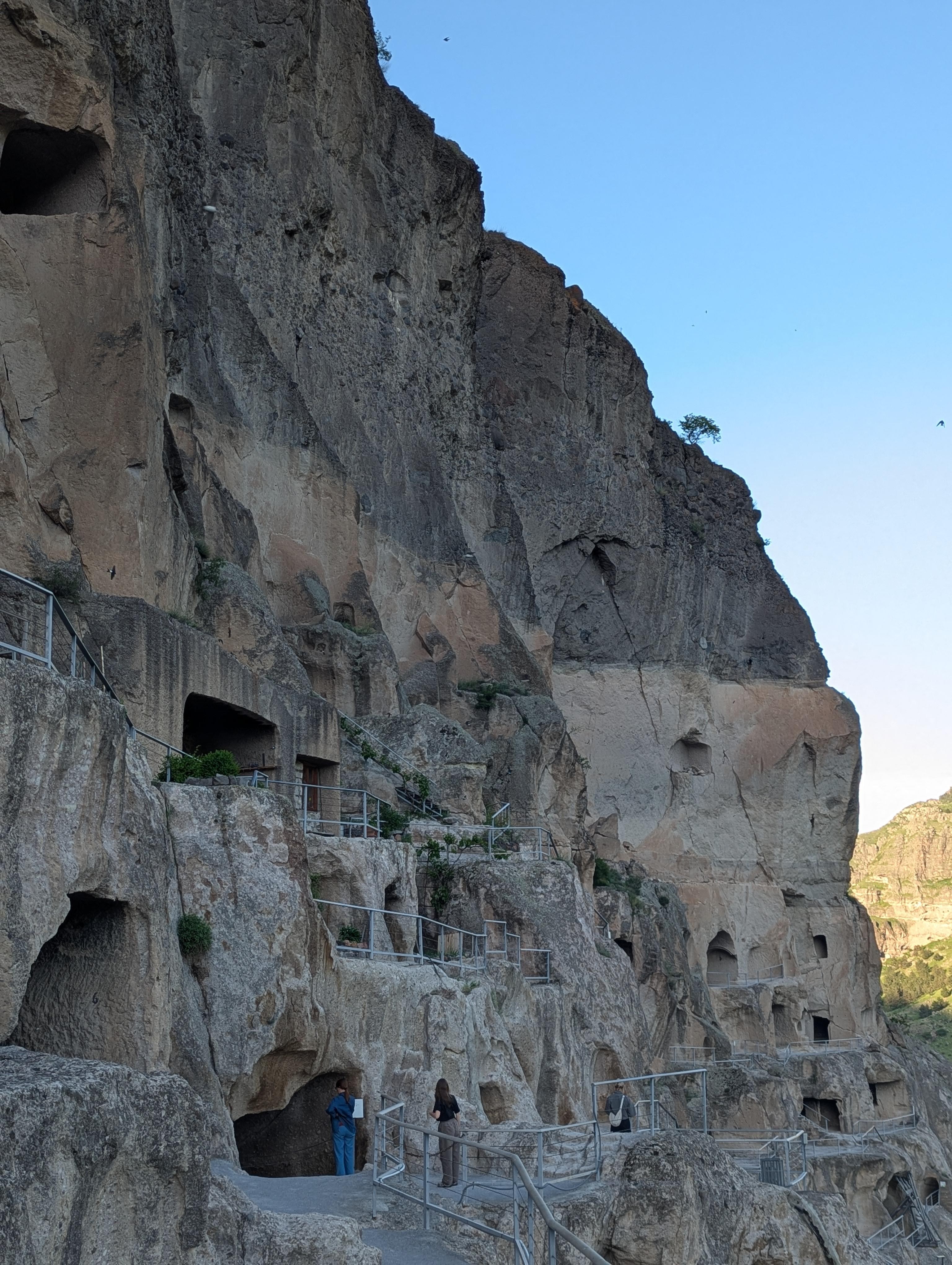 Tbilisi: Borjomi, Rabati, vardzia 3
