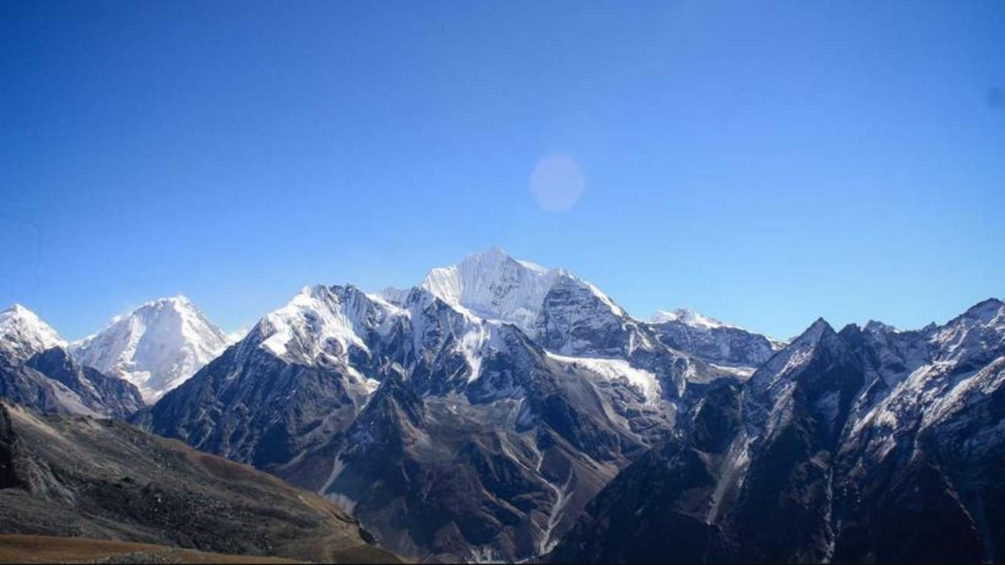 Tserko & Yala Peak Climbing Trek 3