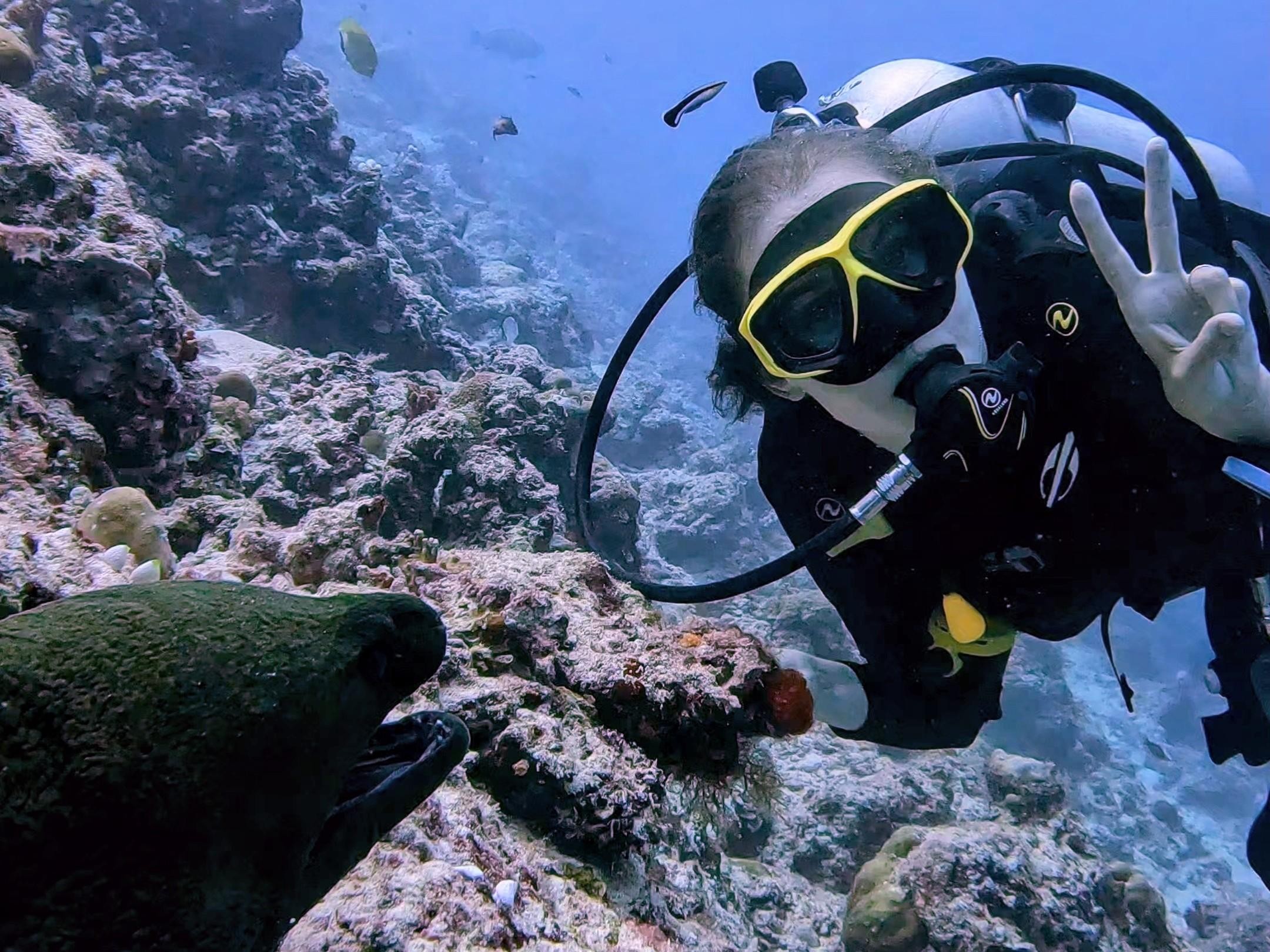 Malé: Villingili Island Walking Tour & Discover Scuba Diving